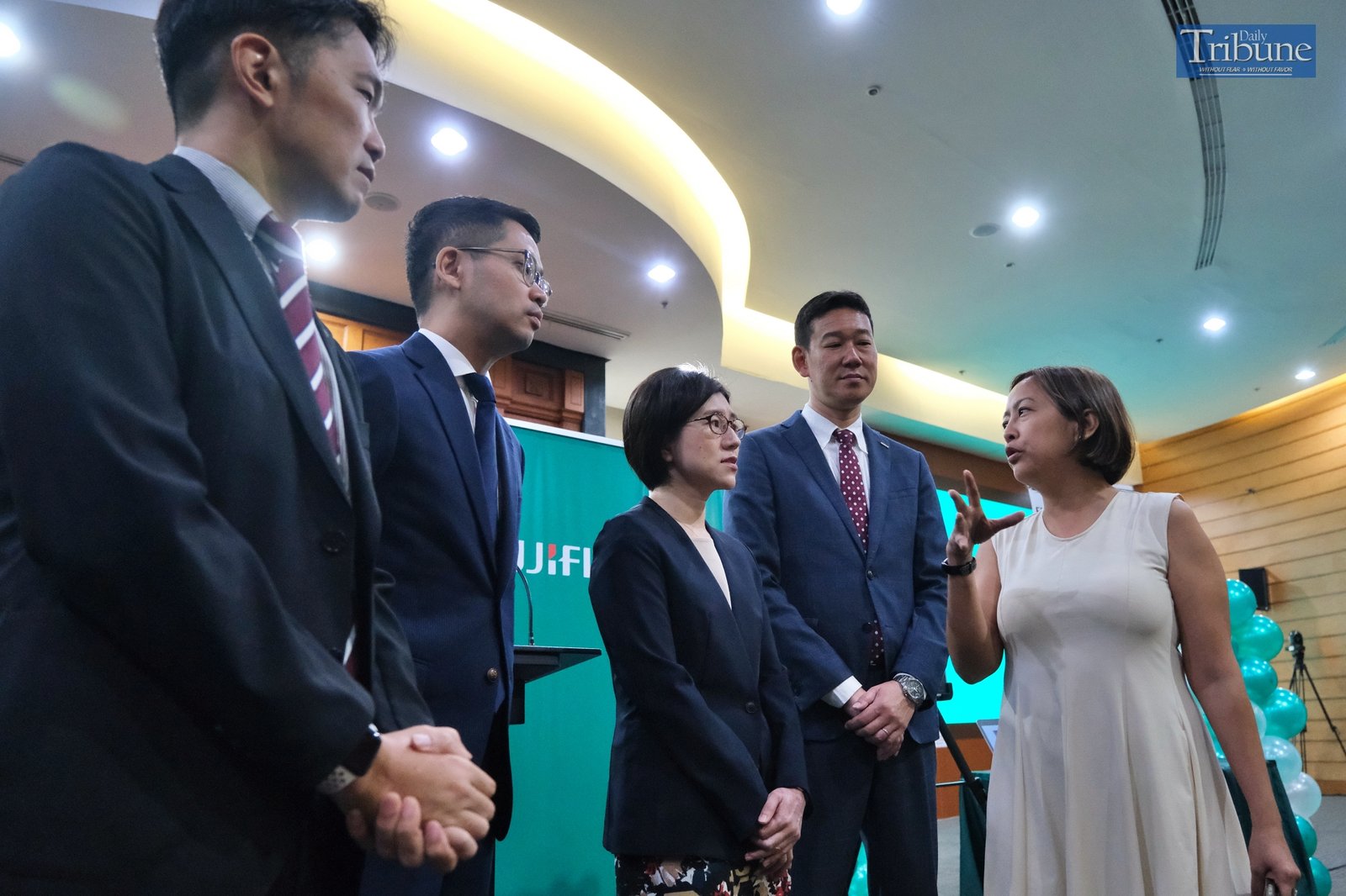 TRIBUNE-mayoabbybinay-fujifilm-MasahiroUehara-fujifilm-group-photo